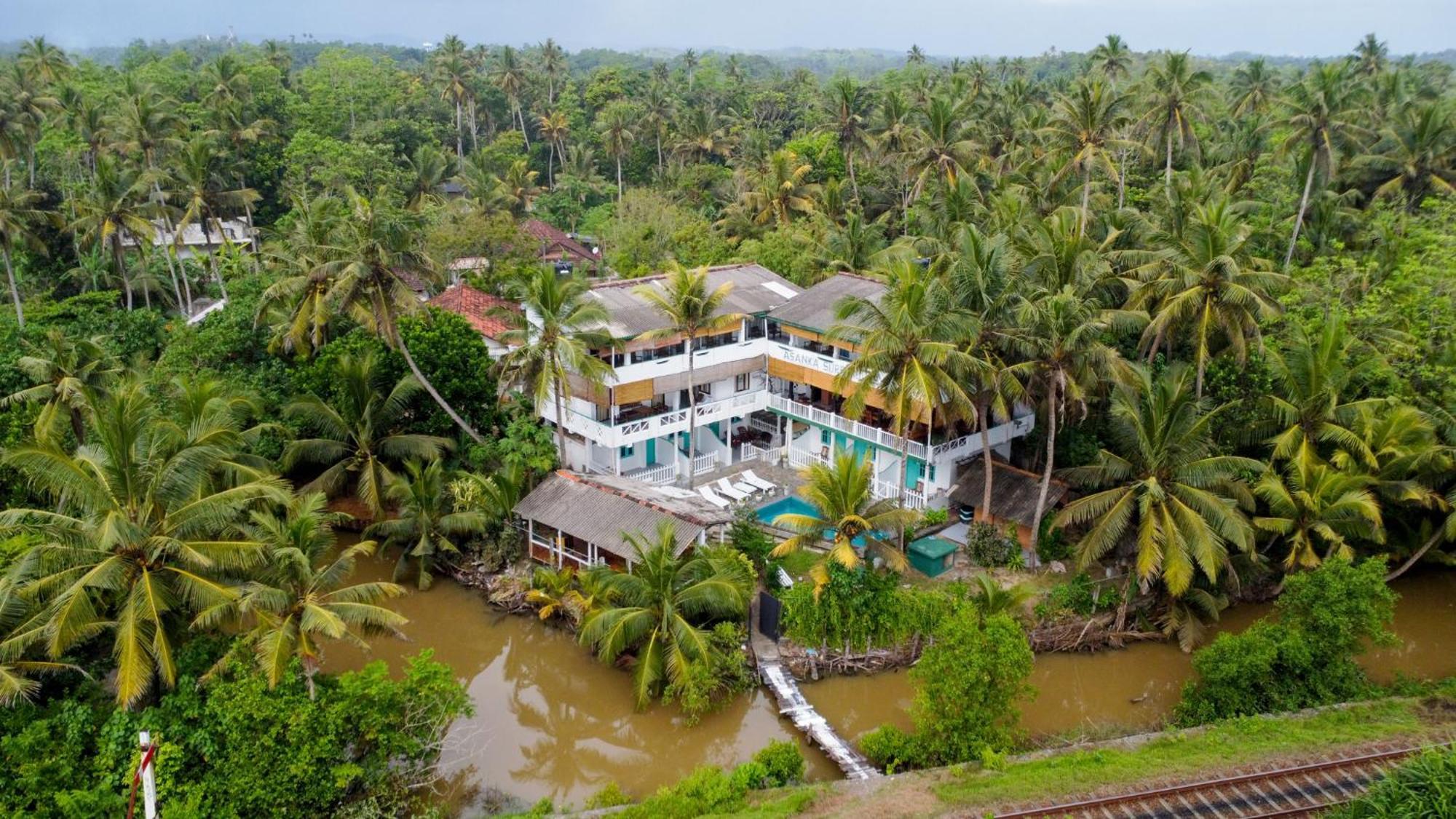 Asanka Surf House & Resturant Midigama East Exterior foto