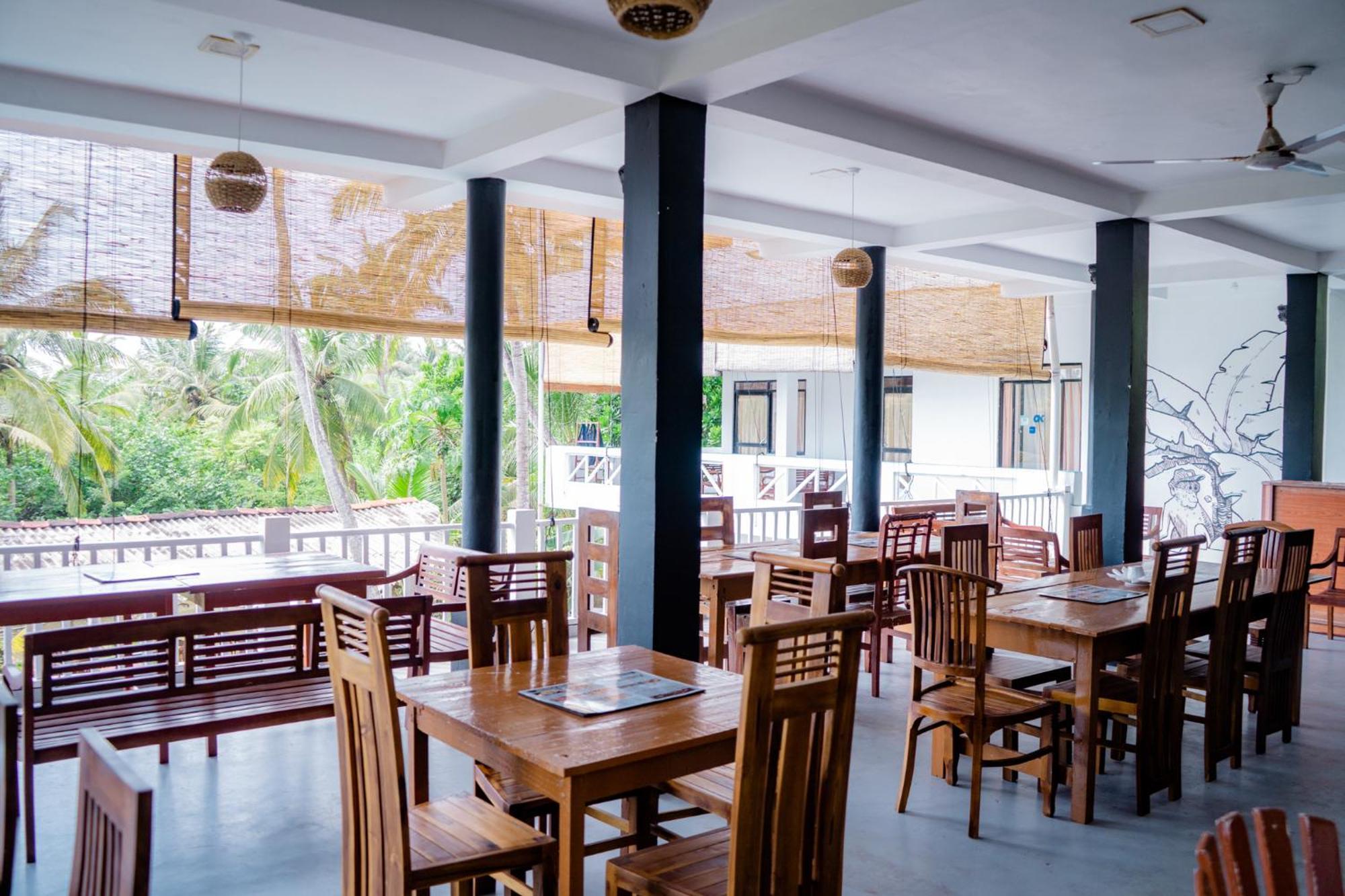 Asanka Surf House & Resturant Midigama East Exterior foto