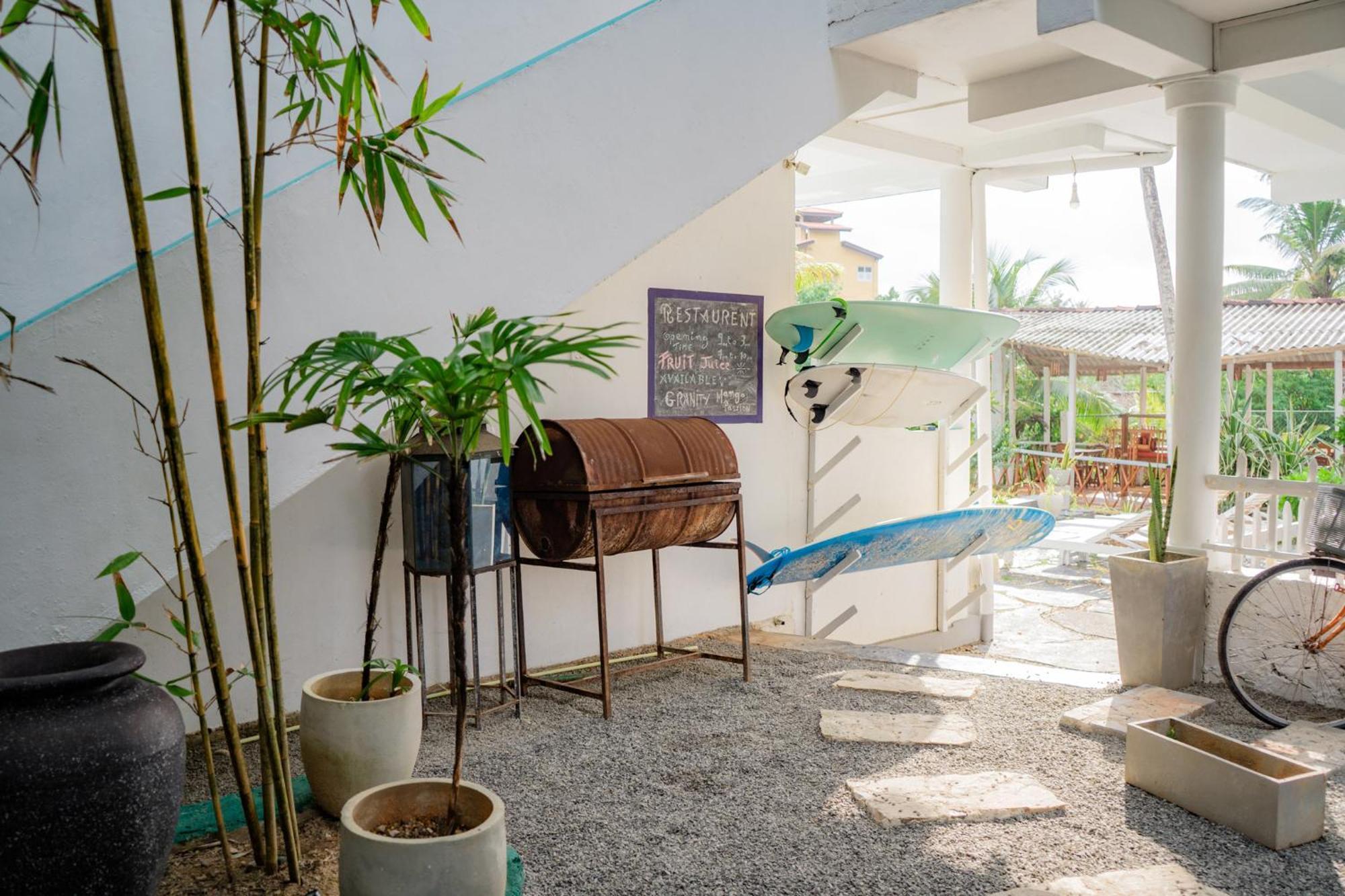 Asanka Surf House & Resturant Midigama East Exterior foto